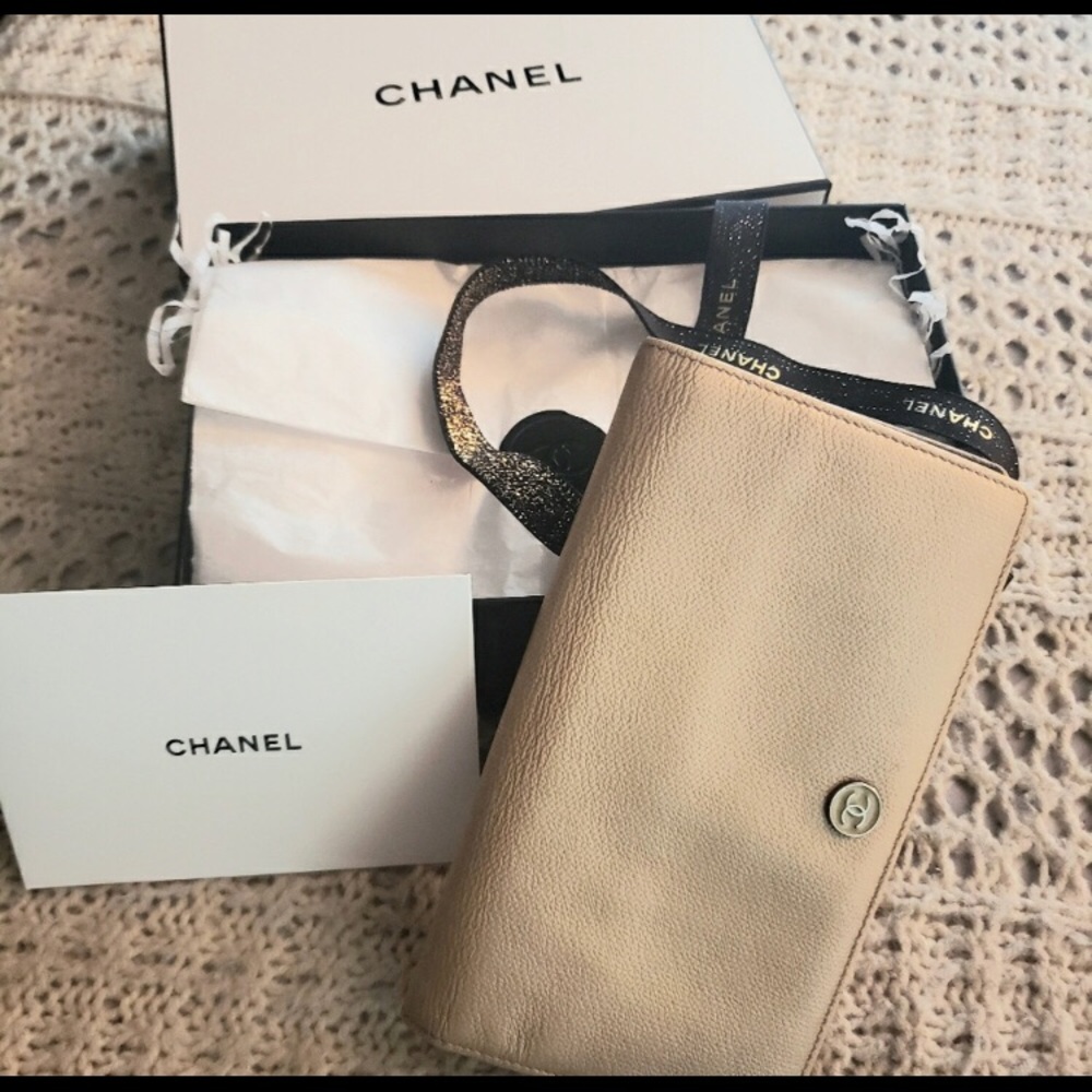 CHANEL CREAM LONG CC CAVIAR FLAP WALLET